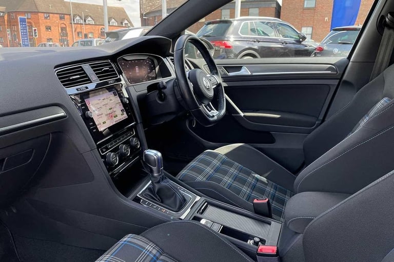 2018 Volkswagen Golf Hatchback 1.4 TSI GTE Advance 5dr DSG Hatchback Hybrid Auto
