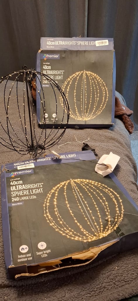 Only one left globe led outdoor christmas light brandnew in box metal led quite big 