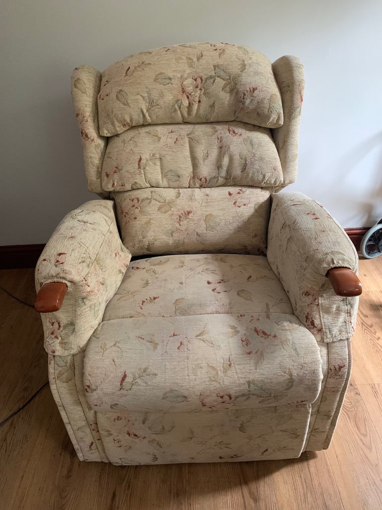 Rise & Recliner Chair 