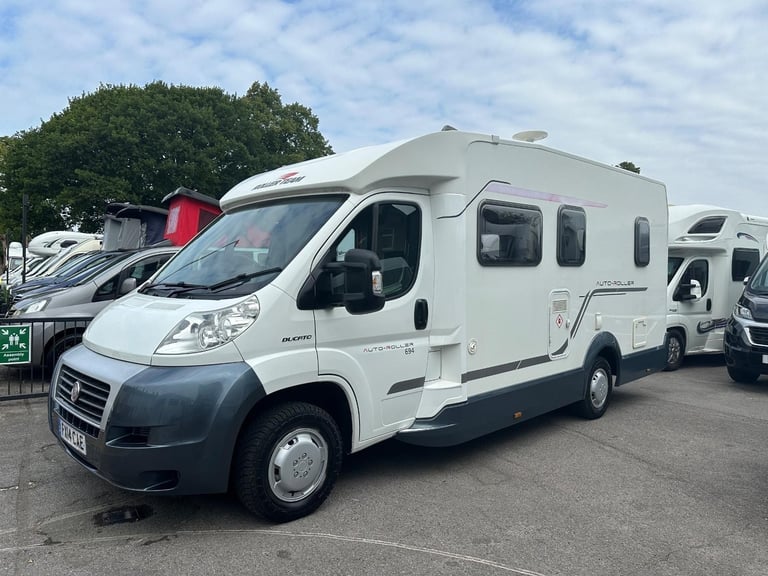 Roller Team Auto-Roller 694 4 berth DIESEL MANUAL 2014/14