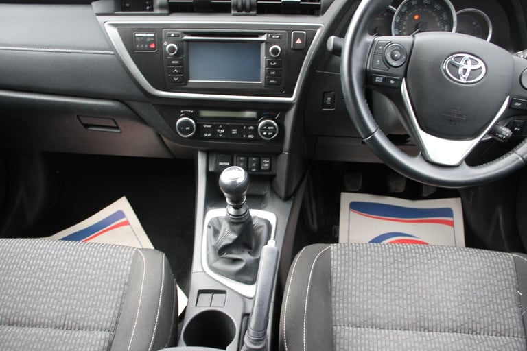 2014 Toyota Auris 1.6 V-Matic Icon Plus Euro 5 5dr HATCHBACK Petrol Manual