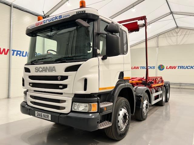 Scania P370 8x4 Rest Cab Hookloader Manual