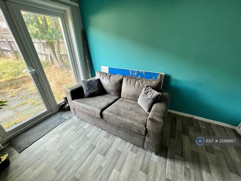 1 bedroom in Waterpump Court, Northampton, NN3 (#2599667)
