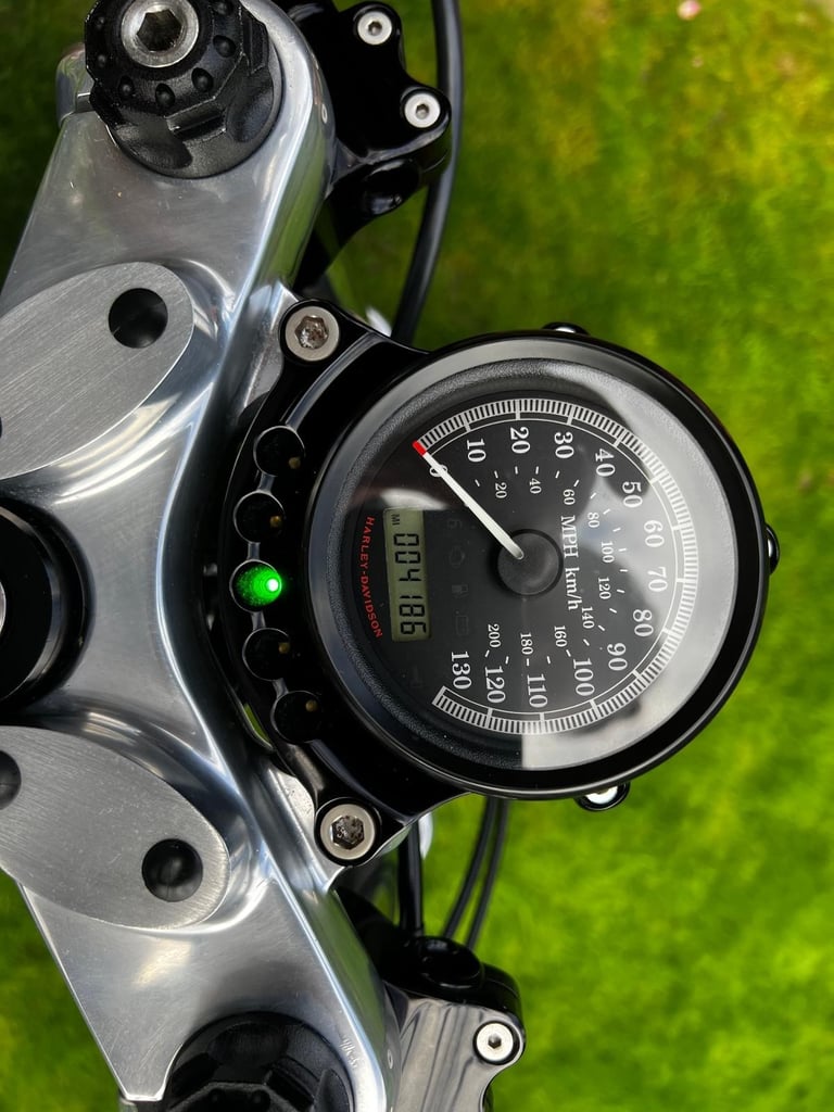 HARLEY DAVIDSON SPORTSTER 1200 CAFE RACER