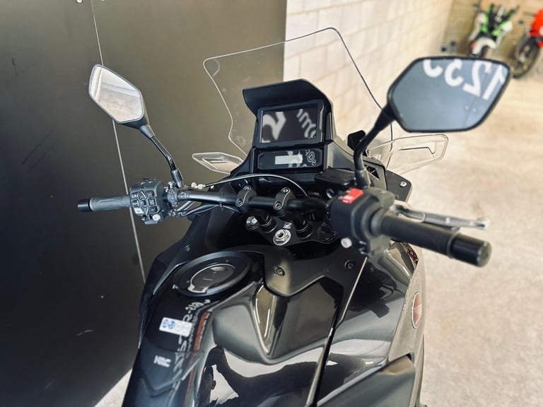 STUNNING ONE OWNER 2023/23 HONDA NT1100 MOTORCYCLE 