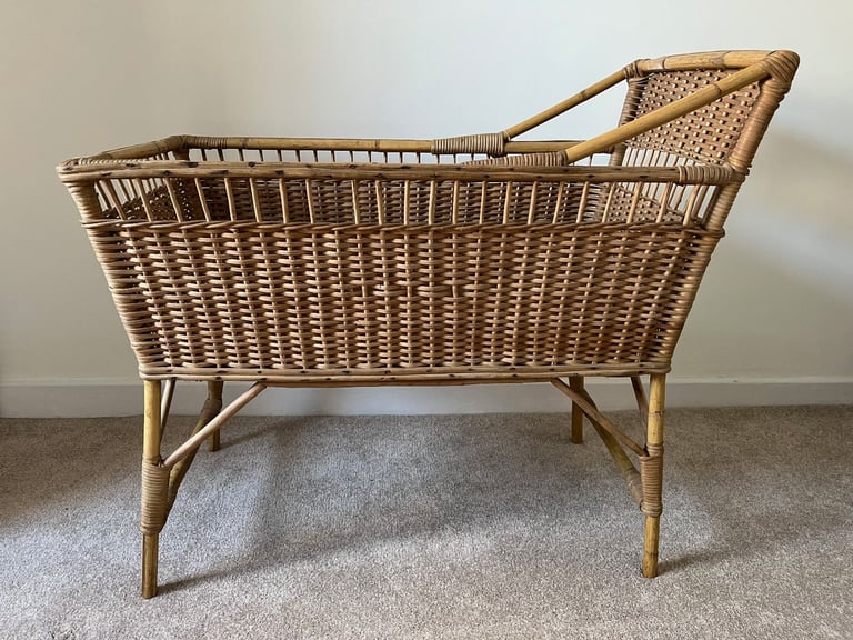 Wicker Crib