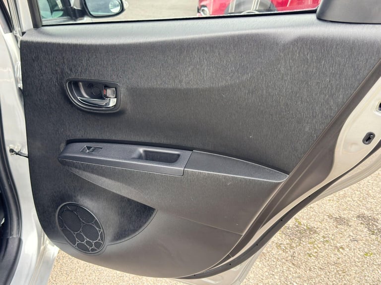  Toyota Yaris 1.5 VVT-h T Spirit CVT Euro 5 5dr Petrol/Electric Hybrid Automatic