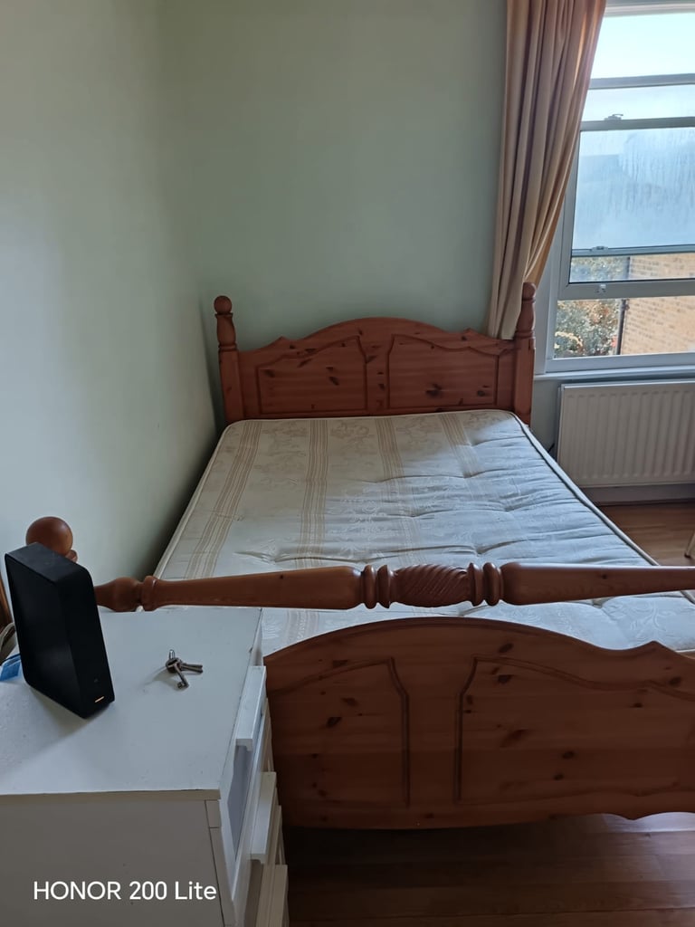 Spacious and Cosy Double Room for Rent in - SE6 2DQ