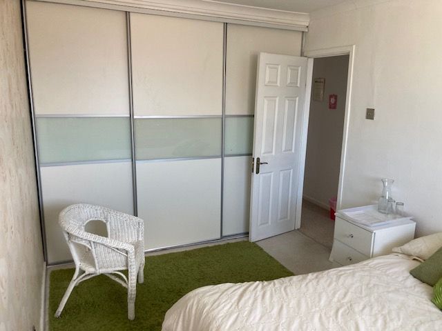 Double room available Monday to Friday only 