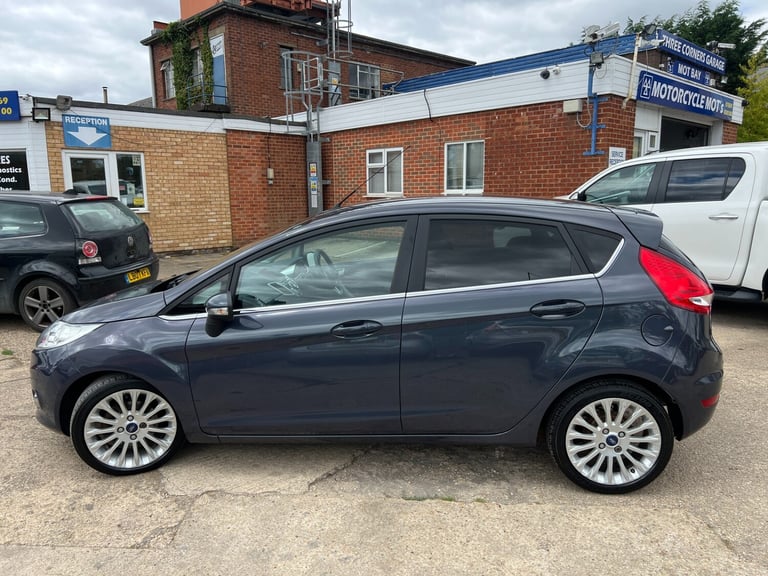 2012 Ford Fiesta 1.4 Titanium 5dr Auto HATCHBACK Petrol Automatic
