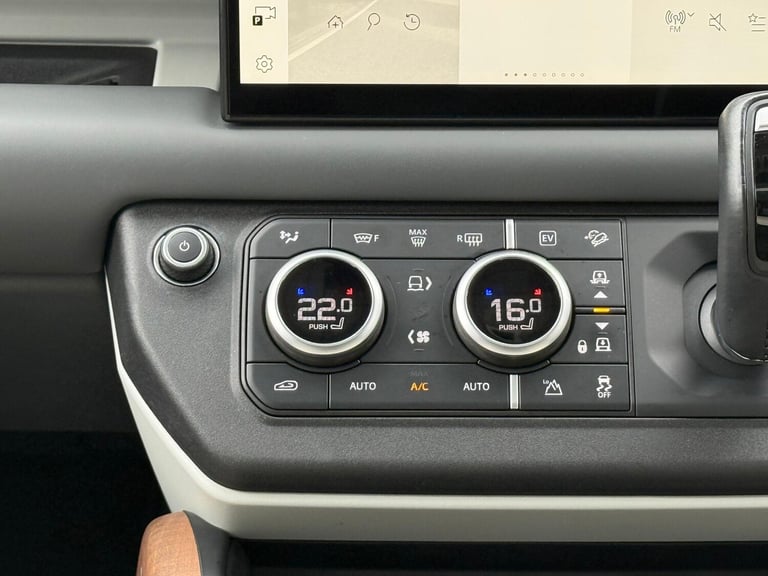 2022 Land Rover Defender 110 2.0 P400e 15.4kWh X-Dynamic HSE SUV 5dr Petrol Plug-in Hybrid Auto 4...