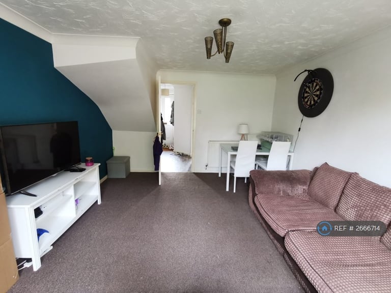 2 bedroom house in Olympic Way, Kettering, NN15 (2 bed) (#2666714)