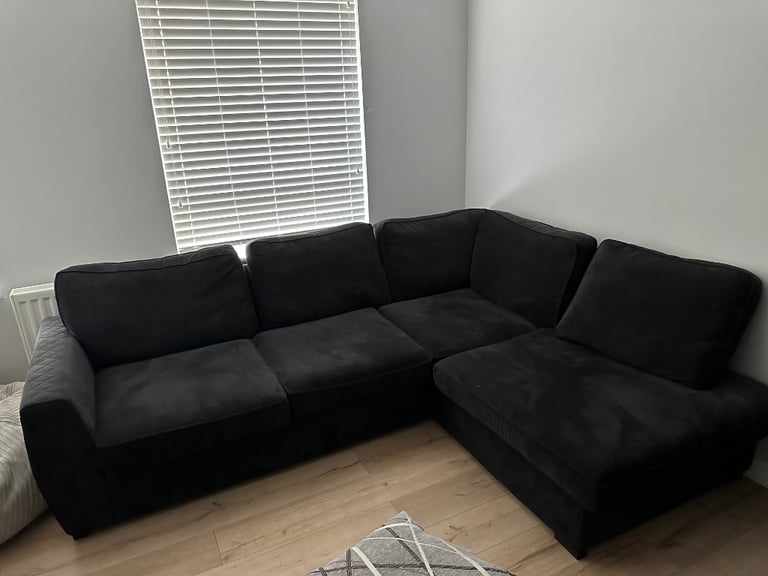 corner sofa - excellent condition 