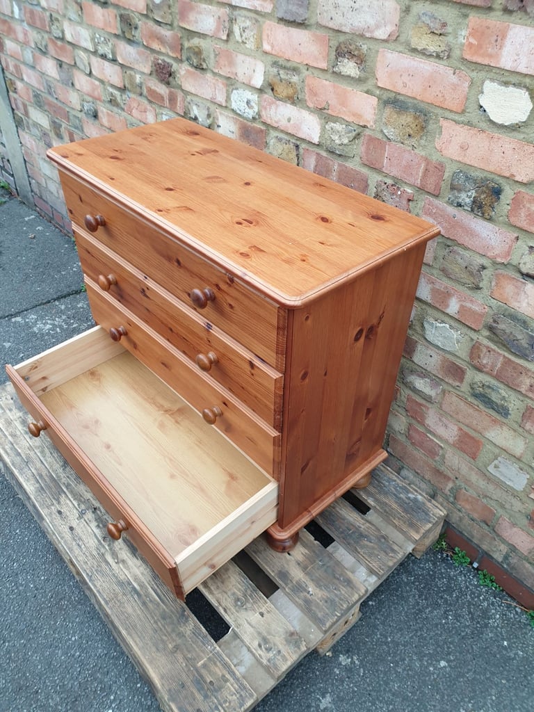 Classic Vintage Pine Chest Of Drawers commode dresser