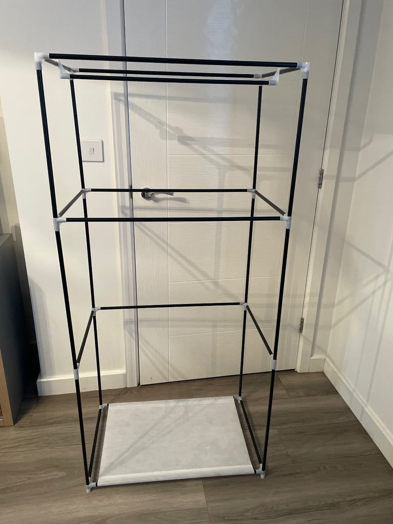 Lightweight and Portable Clothes/Garment Hanging Rack