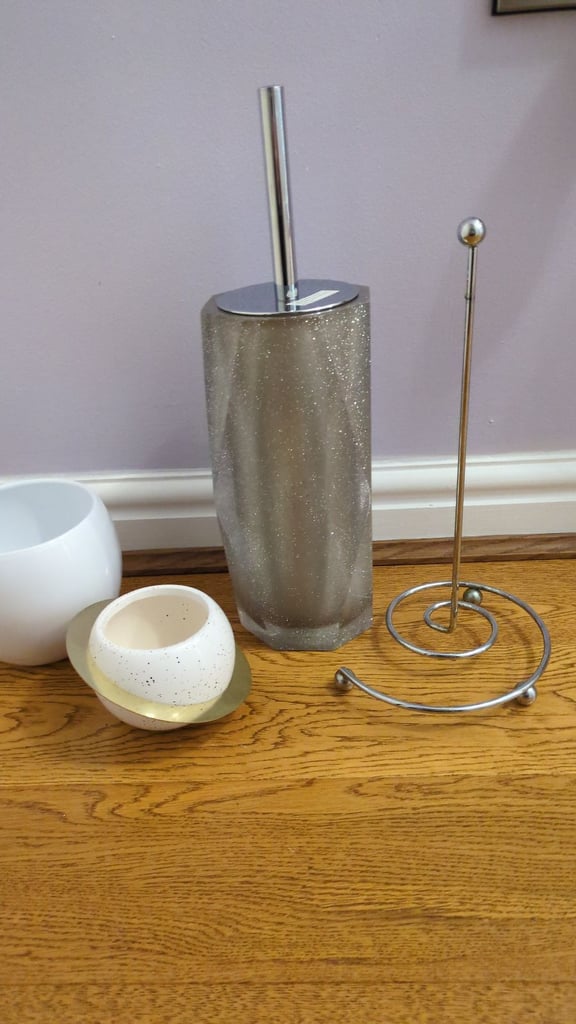 FREE TOILET BRUSH & toilet roll HOLDER AND  2 SMALL VASES 
