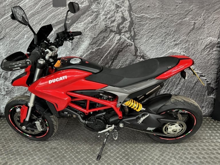 DUCATI HYPERMOTARD 821 2015