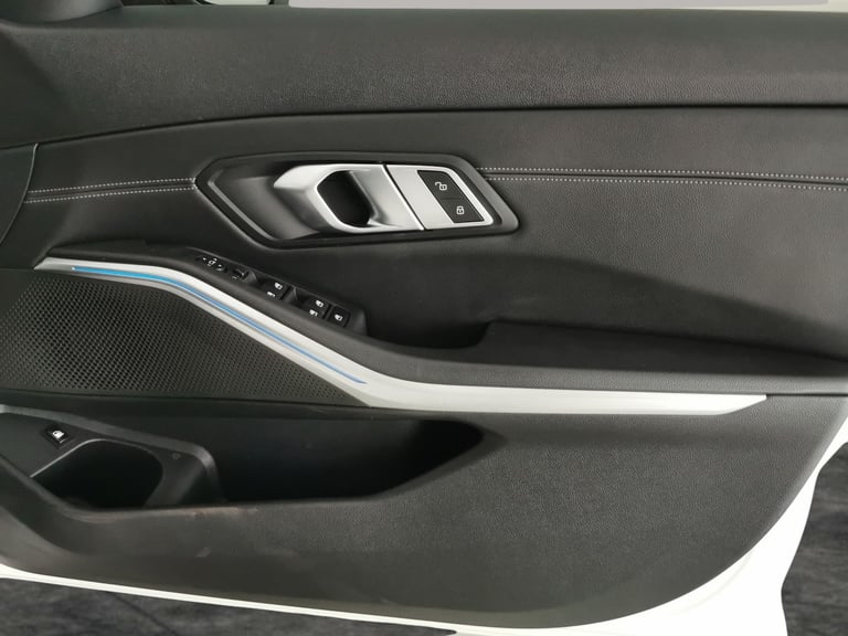 2021 BMW 3 Series 2.0 330e 12kWh M Sport Saloon 4dr Petrol Plug-in Hybrid Auto xDrive Euro 6  Sal...