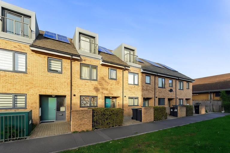 image for Modern 3-Bedroom Family Home – Enfield - EN3