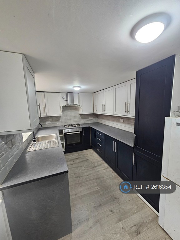 4 bedroom house in Viscount Street, Manchester, M14 (4 bed) (#2616354)