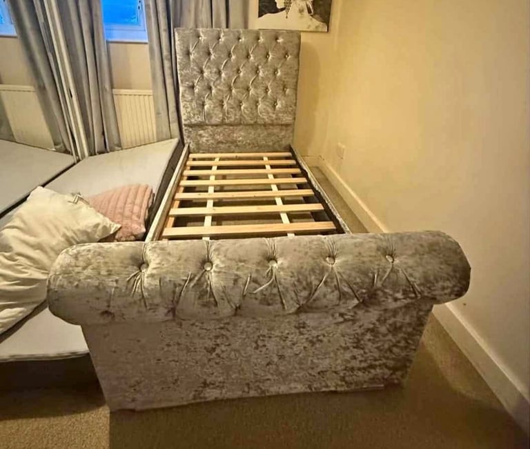 Single crushed velvet bed frame only £45