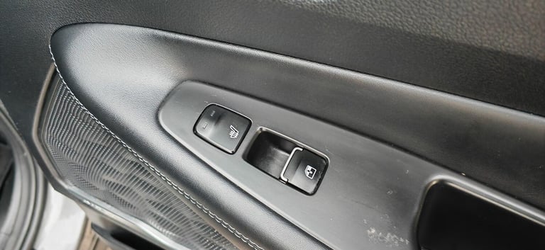 2023 Hyundai Santa Fe 1.6 T-GDi 13.8kWh Ultimate Auto 4WD Euro 6 (s/s) 5dr ESTATE Petrol/Electric...