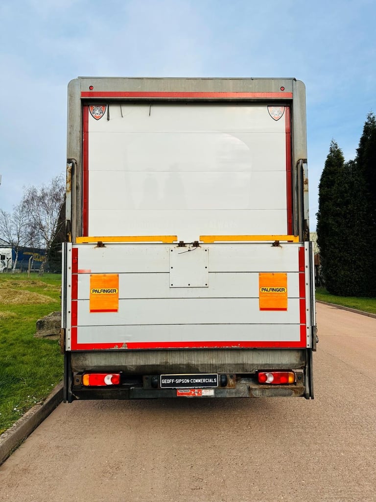 2017 (67) MITSUBISHI FUSO CANTER 7C18 7.5 TON BOX, COLUMN TAIL LIFT