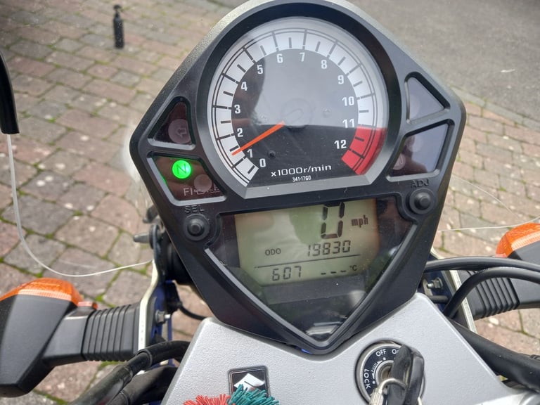 Suzuki SV650 k4 2004 19830 miles One Lady Owner