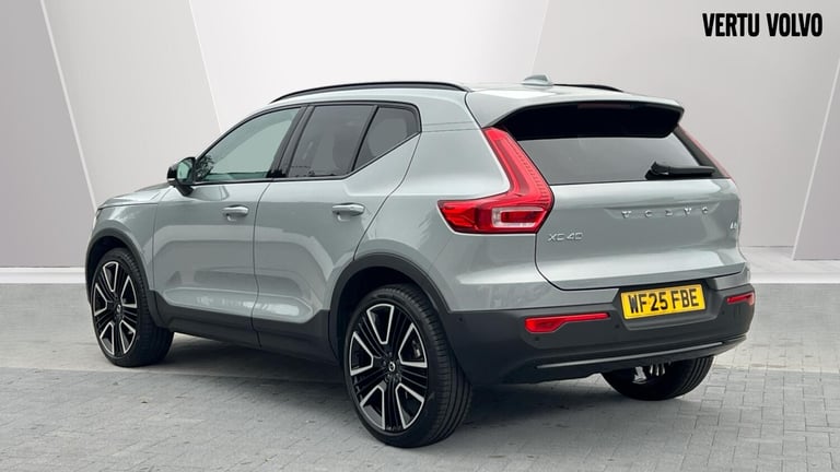 2025 Volvo XC40 2.0 B3P Ultra Dark 5dr Auto Petrol Estate Estate Petrol Automatic
