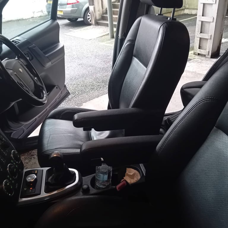 Land Rover, FREELANDER, Estate, 2010, Manual, 2179 (cc), 5 doors