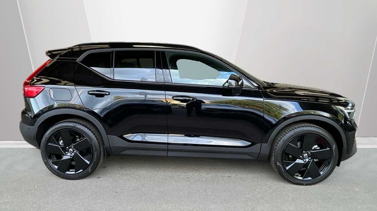 2025 Volvo XC40 2.0 B4P Ultra Black Edition 5dr Auto ESTATE PETROL Automatic