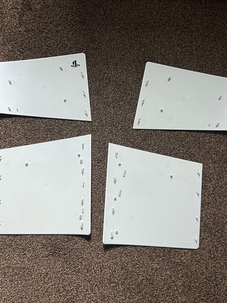 PS5 plate covers includes stand 