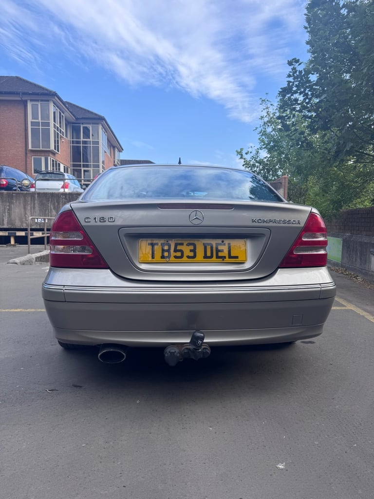 2003 MERCEDES-BENZ C CLASS C180K Avantgarde SE 4dr AUTO PETROL SILVER SALOON VGC