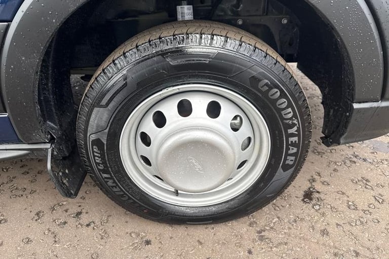 2025 Ford Transit 460 Leader L4 H3 ELWB High Roof 17 Seater Minibus RWD 2.0 EcoBlue 165ps, AI Min...