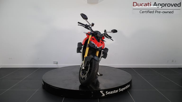 DUCATI STREETFIGHTER V4 S - 2020 - 14100 MILES