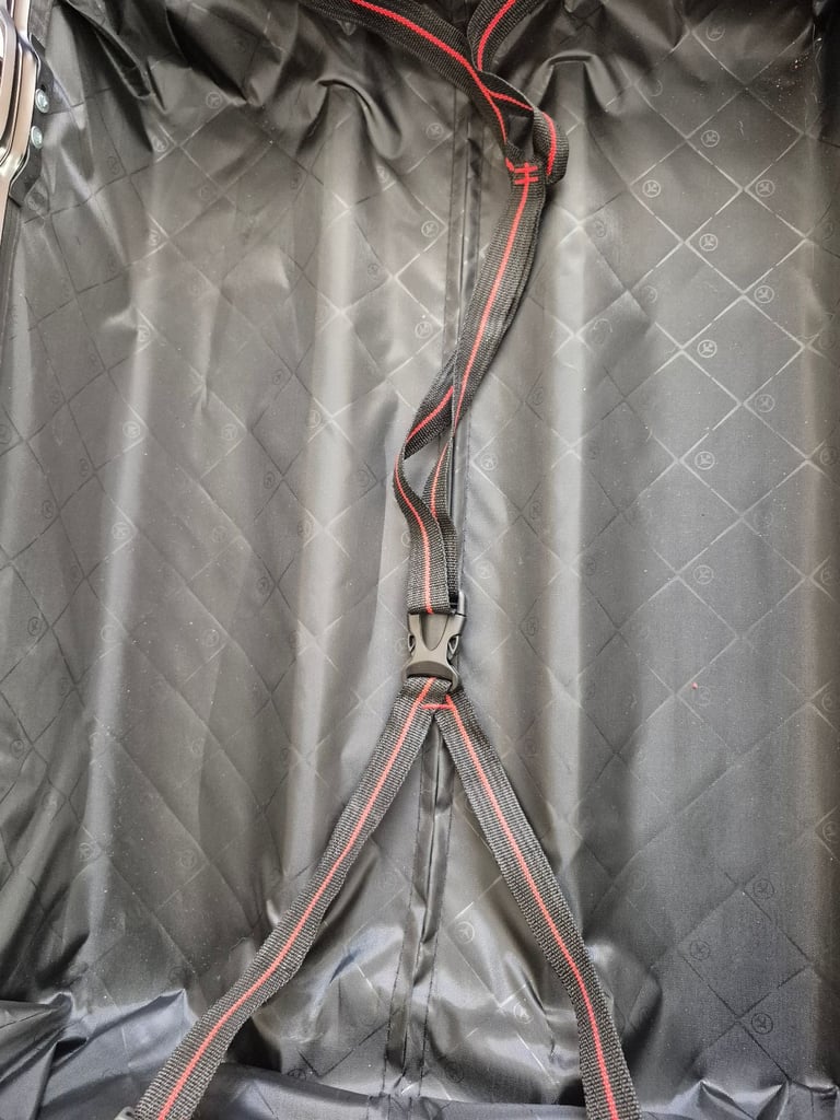 Hard shell suitcase 