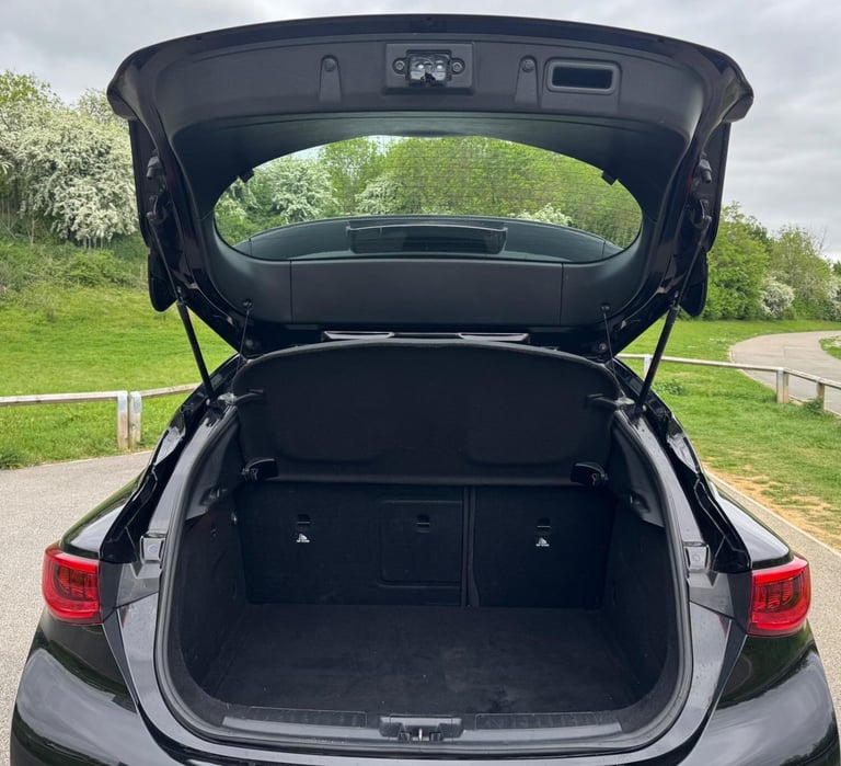 2016 Infiniti Q30 2.2d Premium DCT Euro 6 (s/s) 5dr HATCHBACK Diesel Automatic