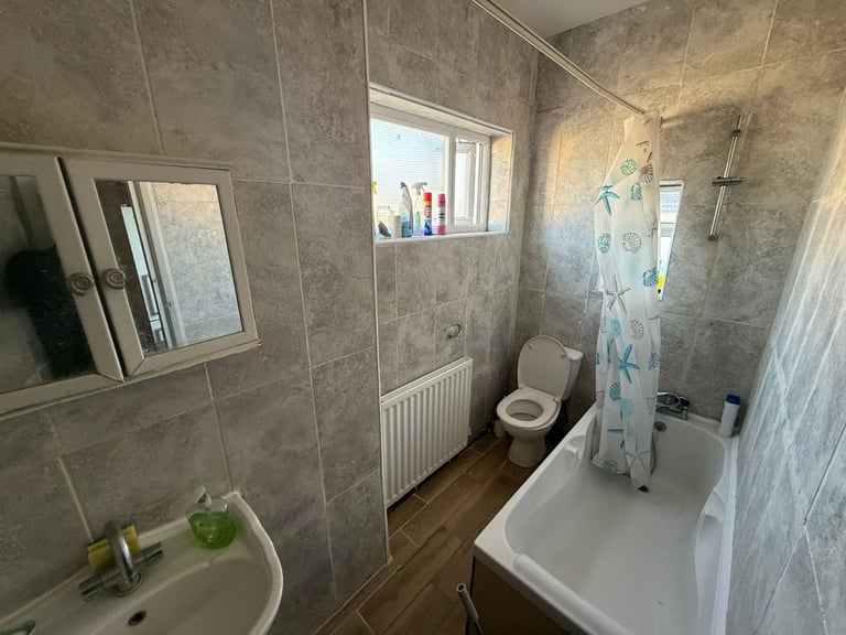 🛏️ 3 Rooms Available in a Shared House – £600 PCM Each – Portsmouth City Centre – Available Now