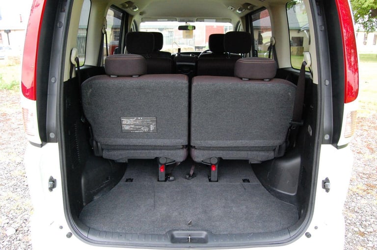 NISSAN SERENA HIGHWAYSTAR V SELECTION 2010 Petrol Automatic in White