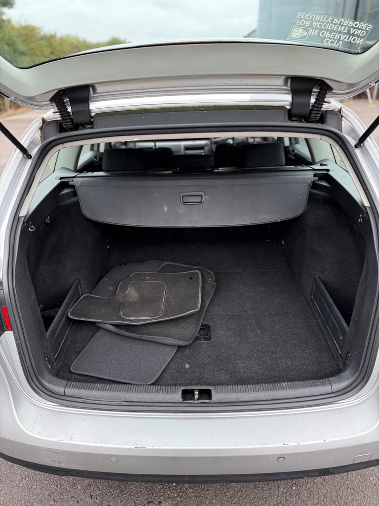 Volkswagen, PASSAT, Estate, 2009, Semi-Auto, 1968 (cc), 5 doors