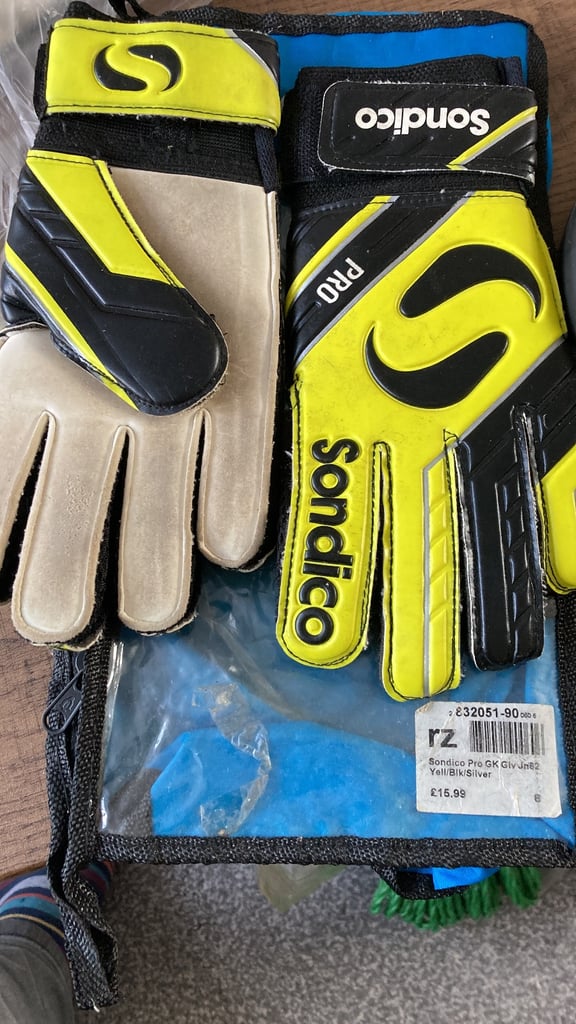 FREE goalkeeper gloves