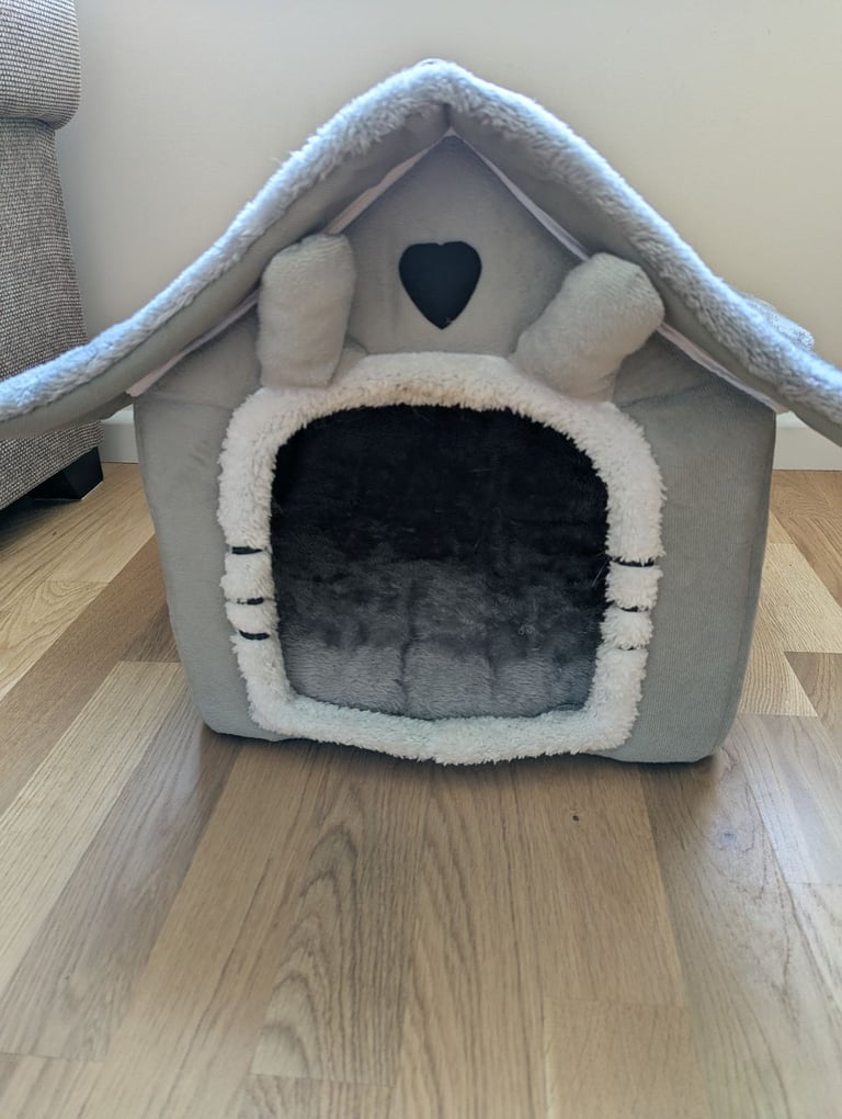 Cat or kitten house bed 