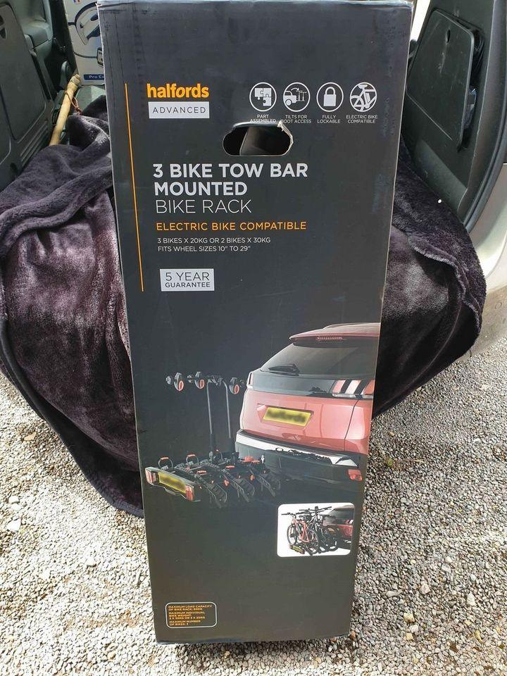 Halfords Advanced 3 Bike Towbar Mounted Electric MTB Hybrid Road eBike Tow Bar Platform  Rack