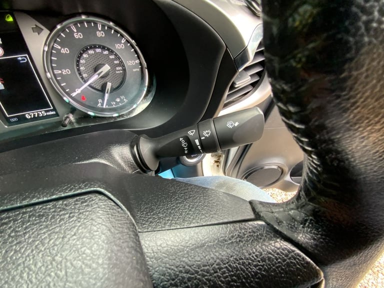 2021 Toyota Hilux 2.4 D-4D Invincible Pickup Double Cab 4dr Diesel Manual 4WD Euro 6 (s/s) (1 PIC...