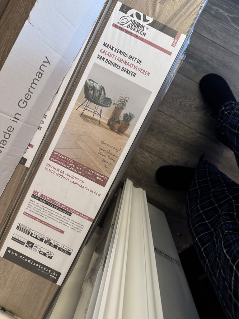 Light oak herringbone laminate flooring 8mm boards