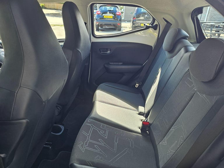 TOYOTA AYGO 1.0 VVT-i x-pression 2015