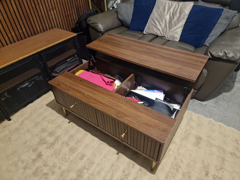 JD Williams Gray & Osbourn Lift up Coffee Table Used