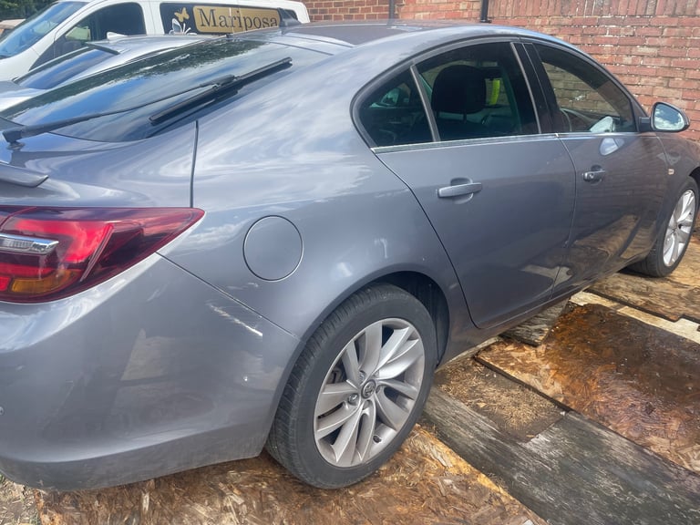 Cheap Vauxhall, INSIGNIA, Hatchback, 2010, Manual, 1796 (cc),5 doors for sale in Hedge End, Hampshire