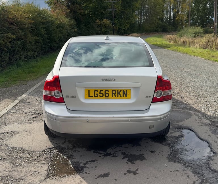 Volvo, S40, Saloon, 2006, 12 months MOT, Semi-Auto, 2435 (cc), 4 doors