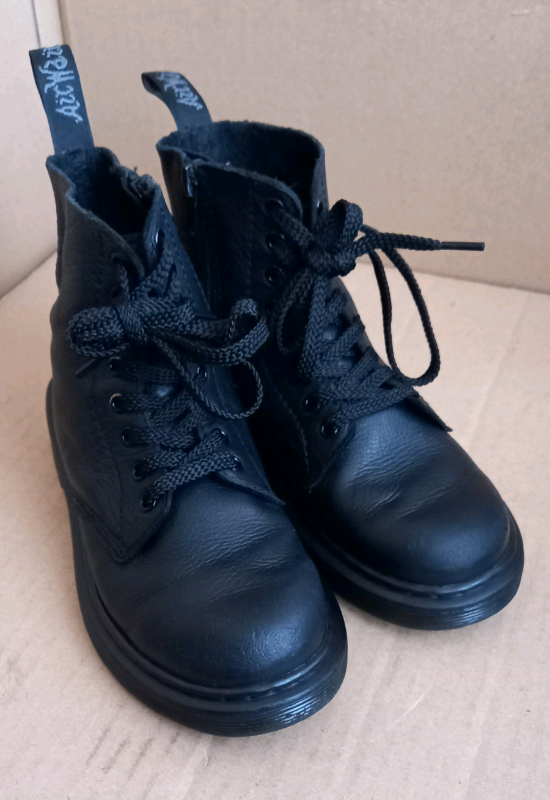Dr martens kids in England | Kids Boots & Shoes for Sale | Gumtree